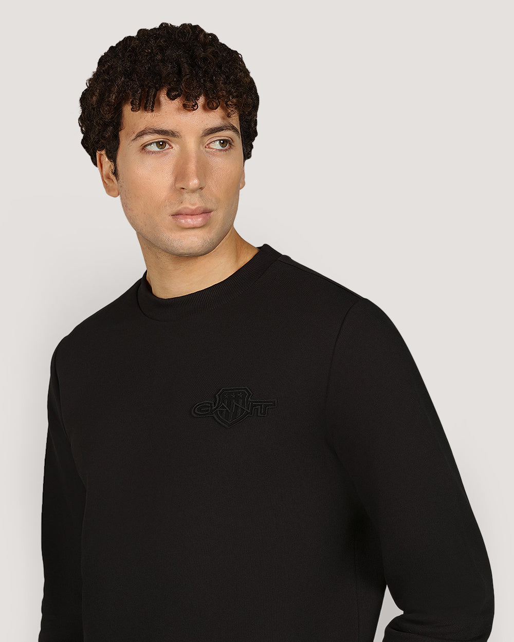 Gant Regular Tonal Shield Crew Neck Sweatshirt For Men BLACK / M