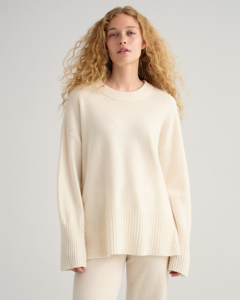 Open shop neck jumper