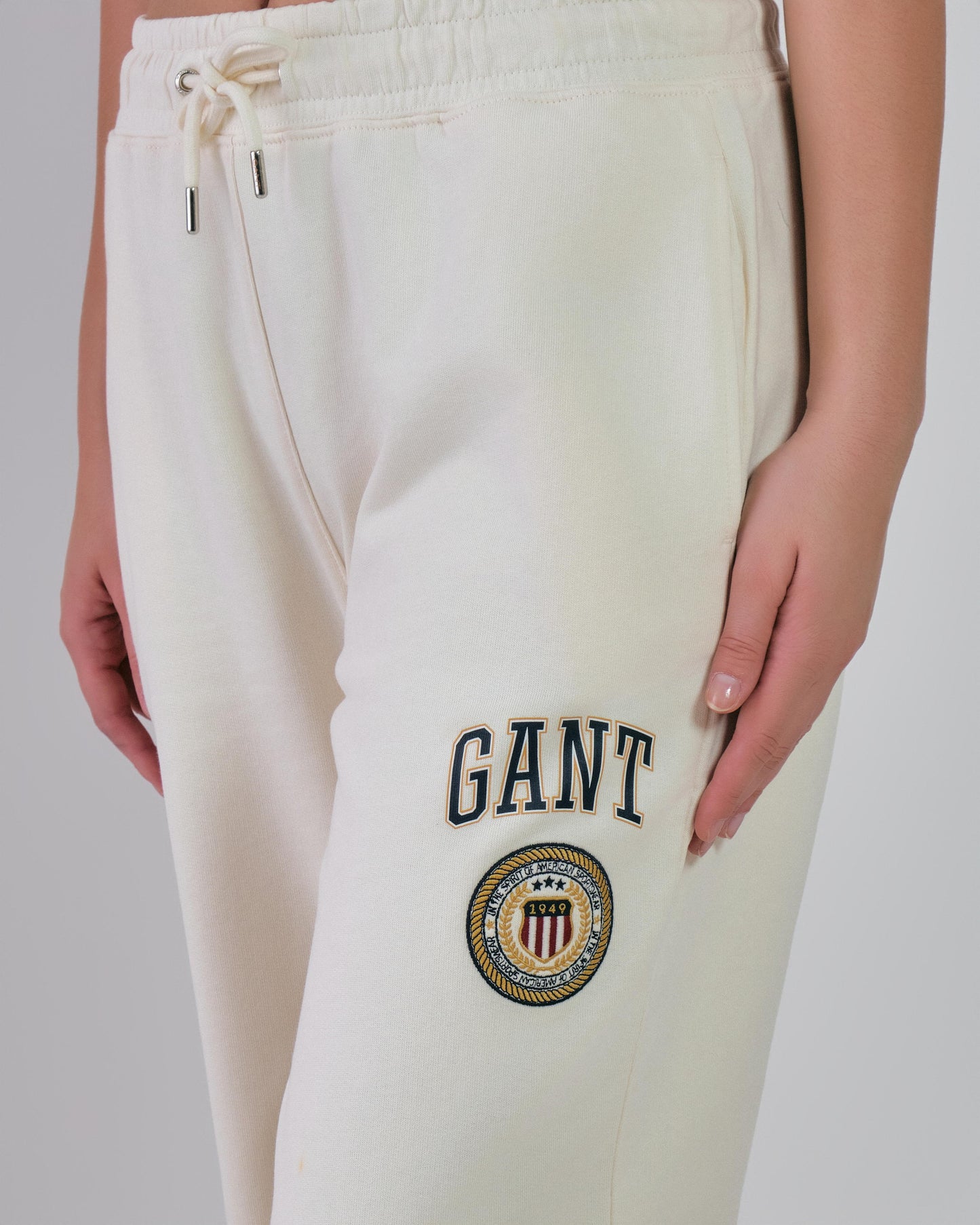 Crest Shield Sweat Pants Cream / M