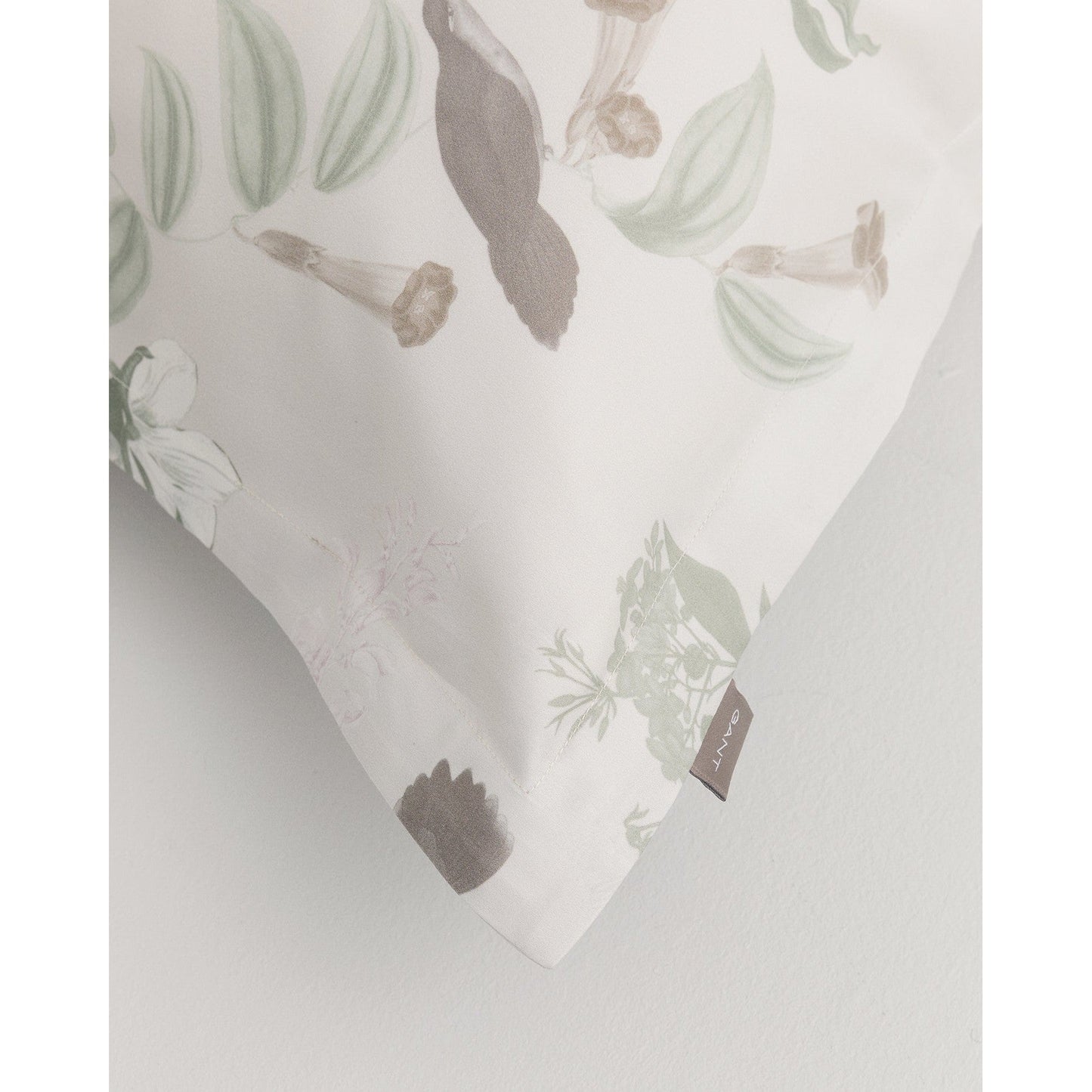 GANT Home  Garden Pillow Cover