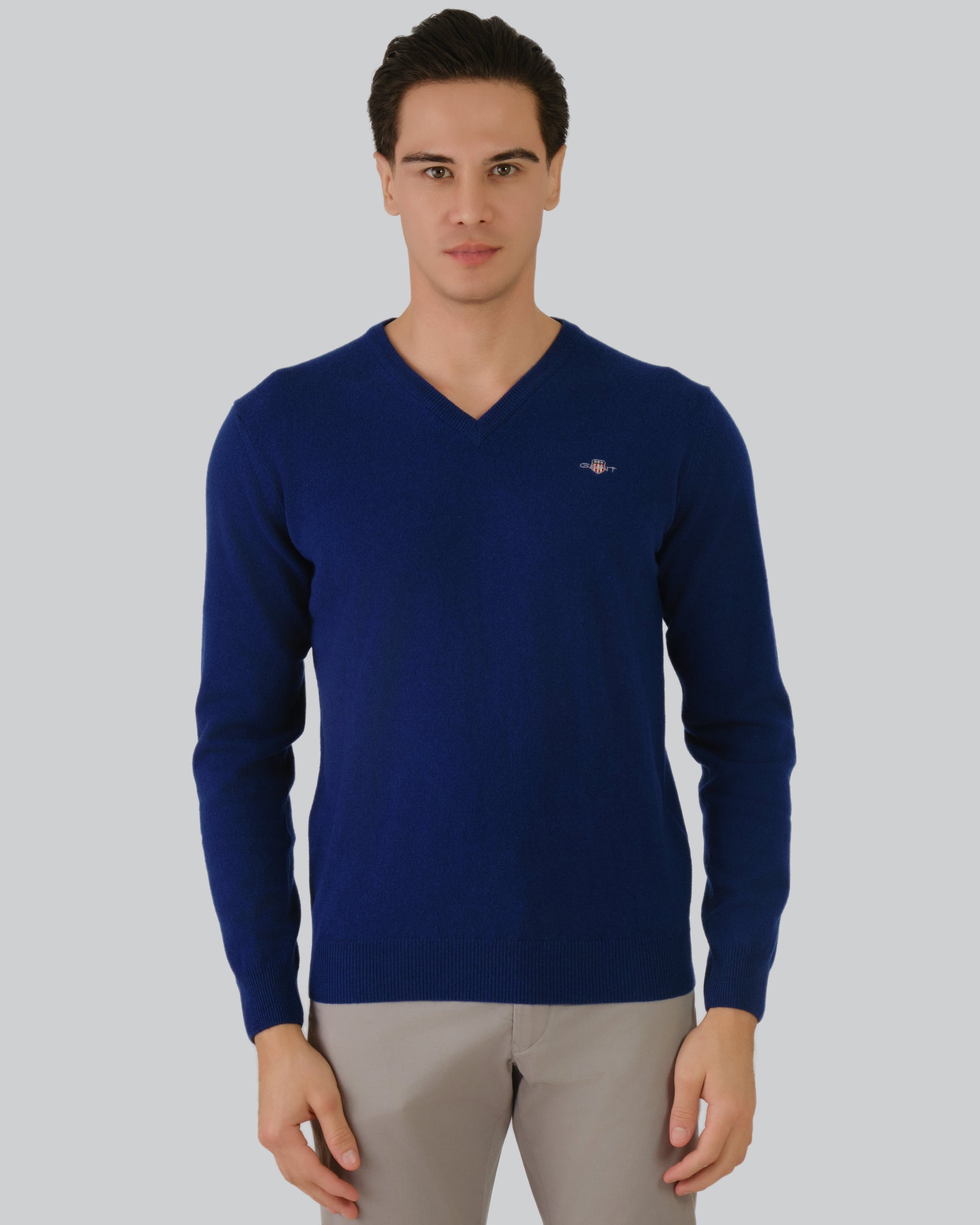 Superfine Lambswool V-Neck Sweater College Blue / M