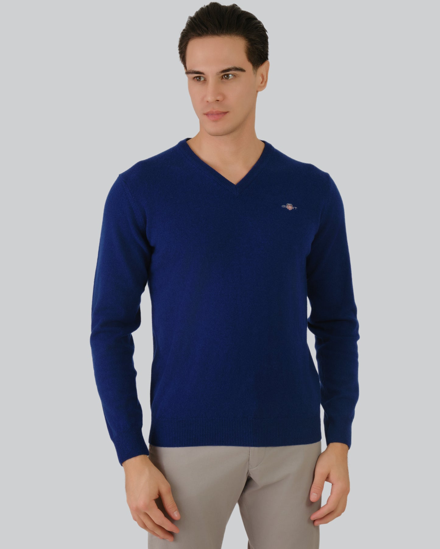 Superfine Lambswool V-Neck Sweater College Blue / M