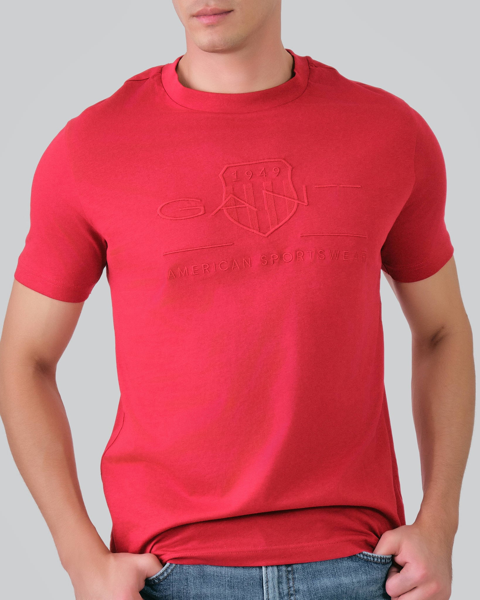 Regular Fit Tonal Shield T-Shirt Ruby Red / M