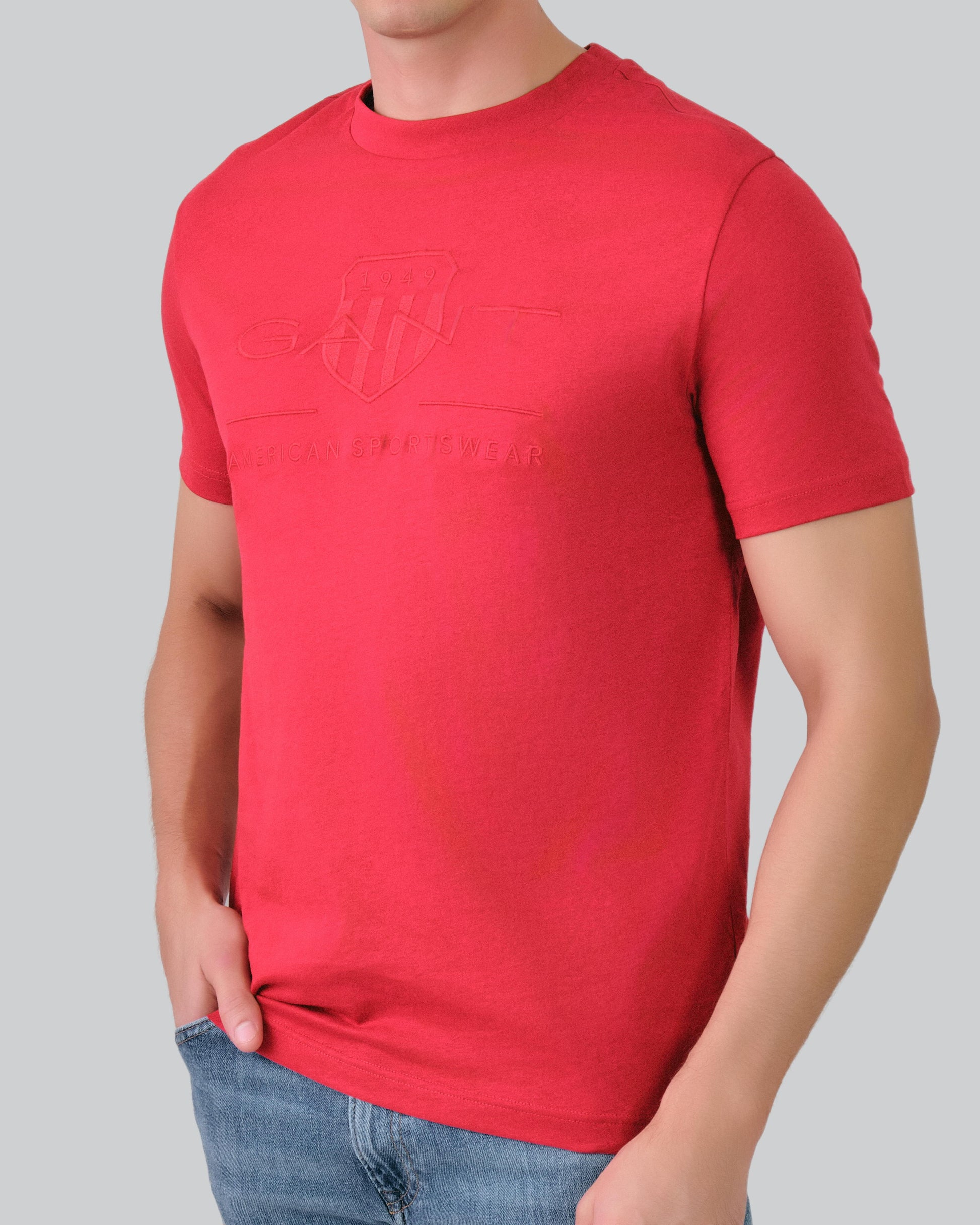 Regular Fit Tonal Shield T-Shirt Ruby Red / M