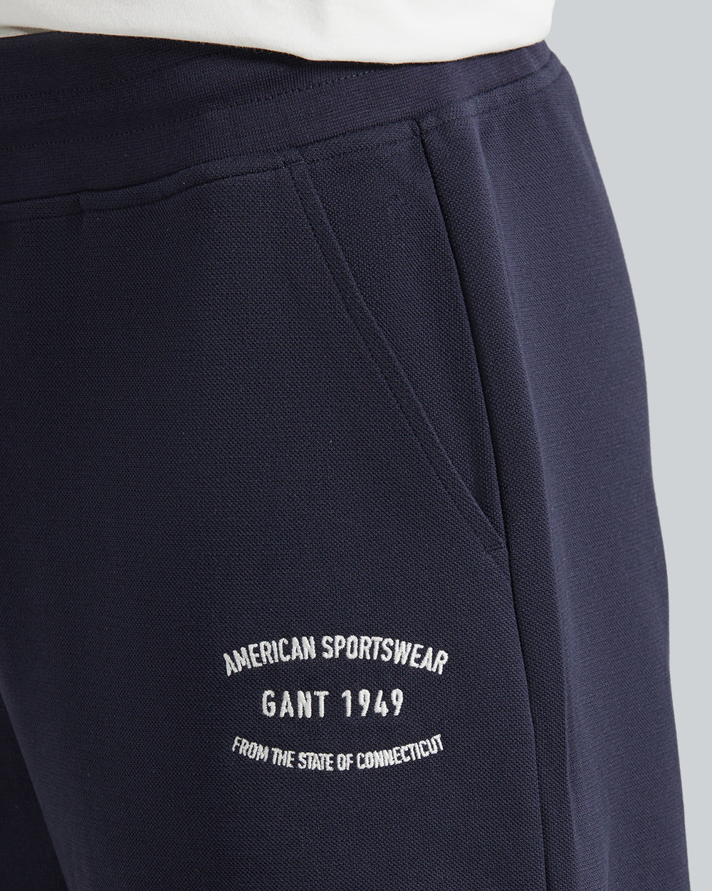 Gant Small Graphic Sweatpants – Regular Fit Cotton Fleece Evening Blue / L