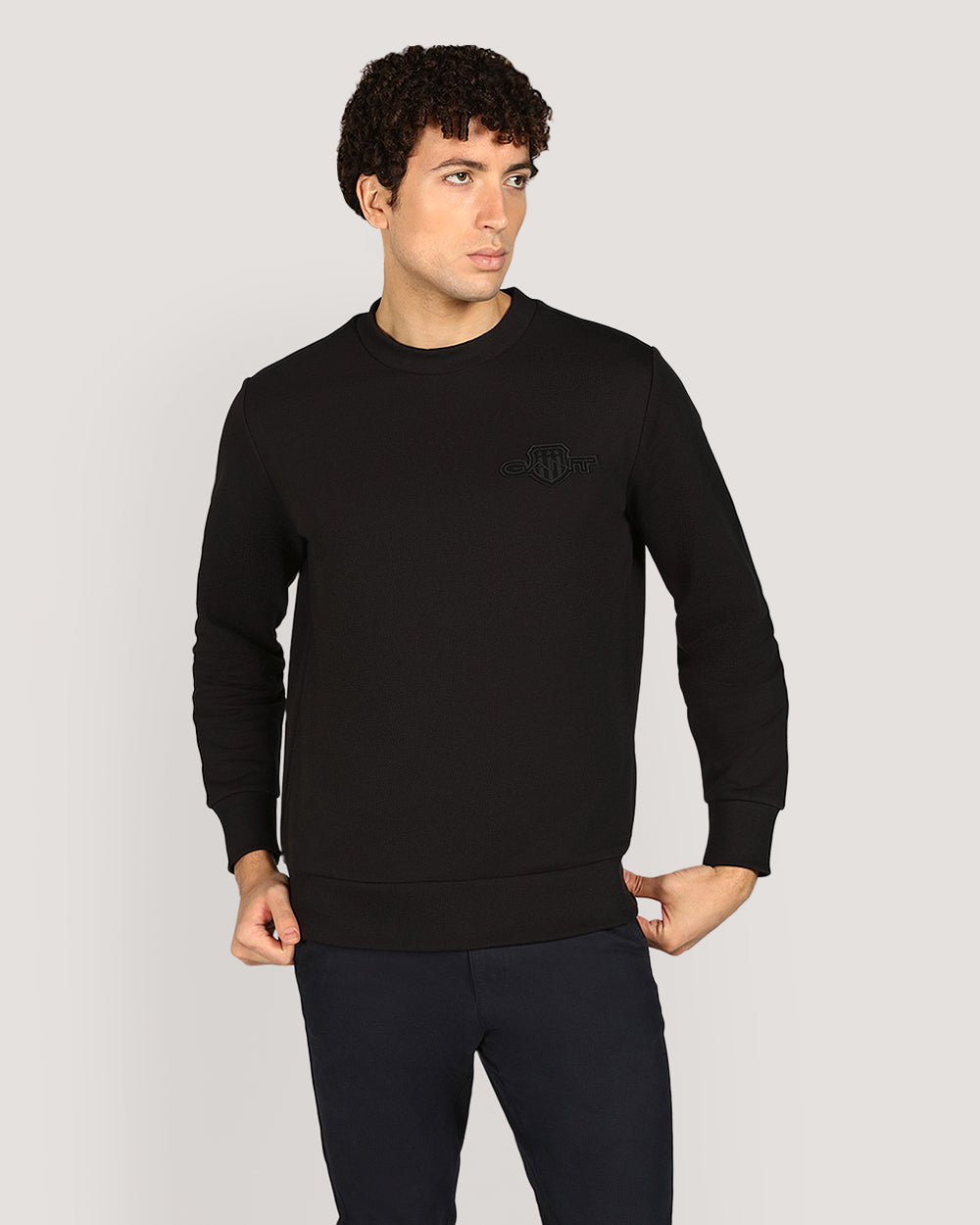 Gant Regular Tonal Shield Crew Neck Sweatshirt For Men BLACK / M