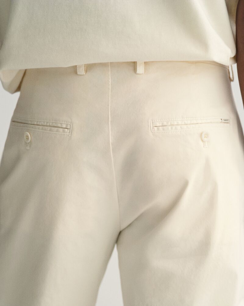 Slim Fit Sunfaded Shorts Cream / 30