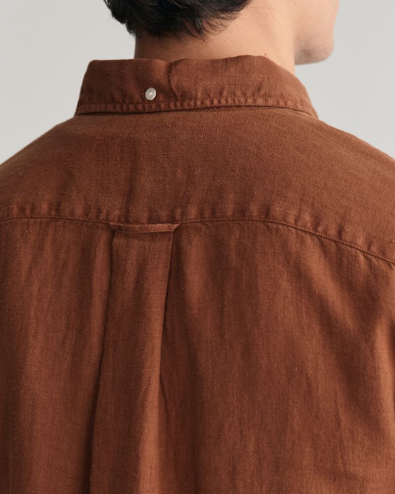 Regular Fit Garment-Dyed Linen Shirt S / COGNAC BROWN