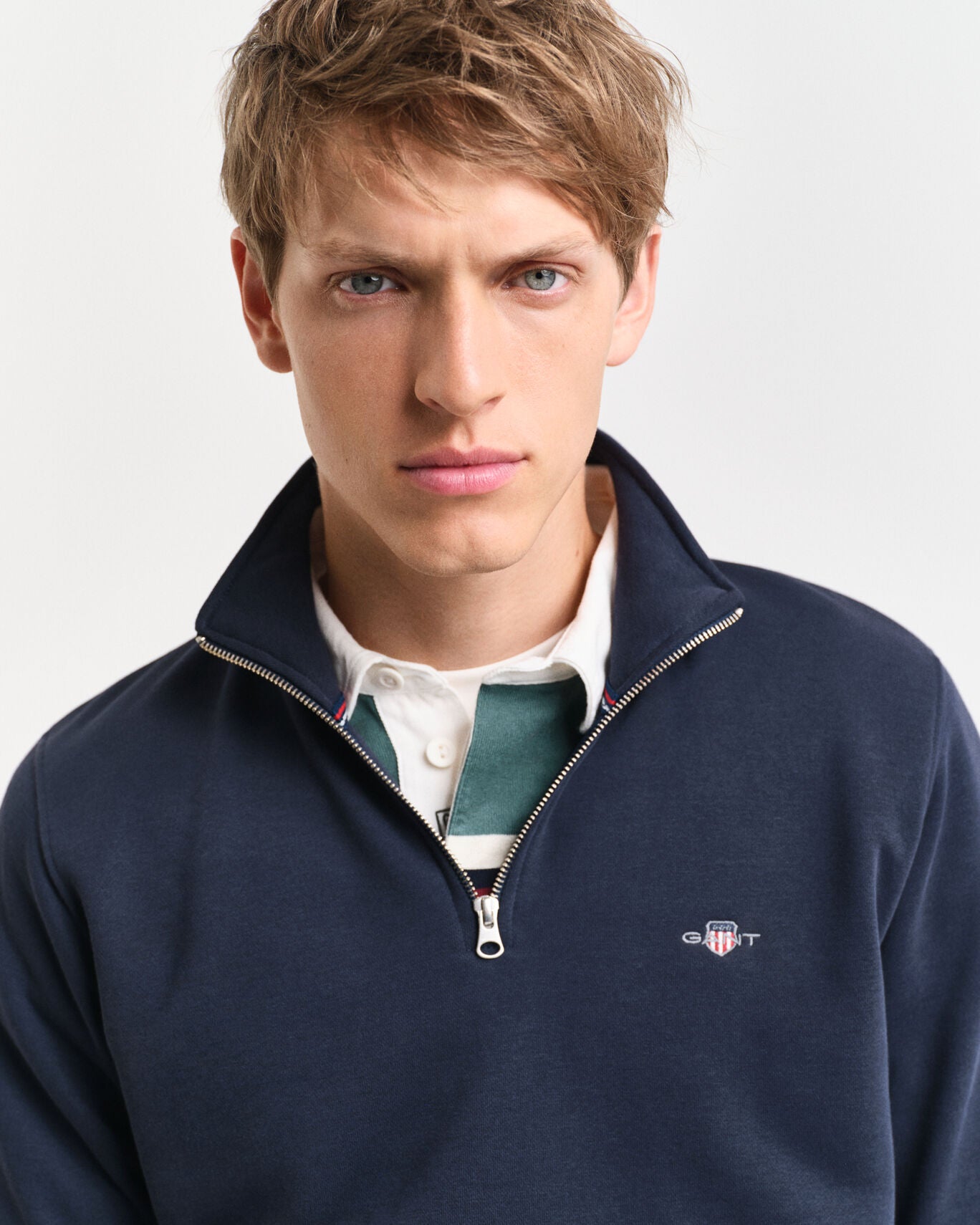 SHIELD HALF ZIP SWEATSHIRT